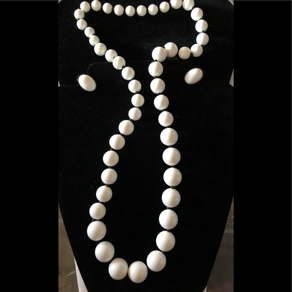Black & White Necklace & Clip Earrings